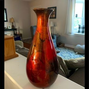 Stylish red marbled vase